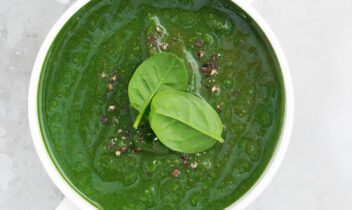 Spinach Tomato Soup 1440×480 iStock-510155066