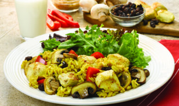 curried chicken and rice with mushrooms and raisins