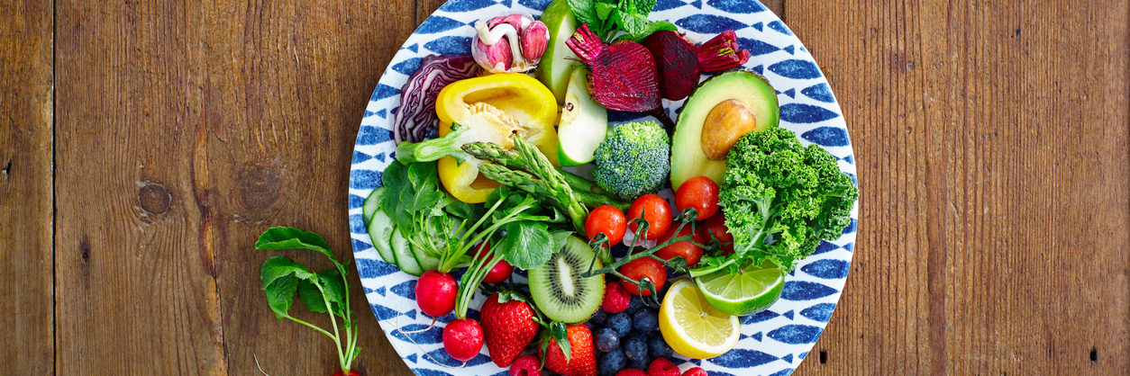 Fresh fruits and vegetables salad