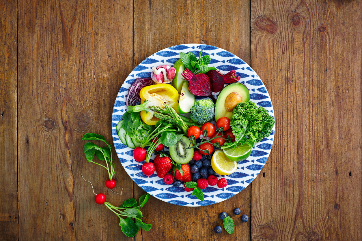 Fresh fruits and vegetables salad