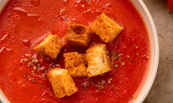 tomato soup lem croutons 1440×480 shutterstock_2630461989