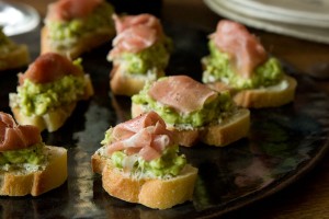 Avocado-Proscuitto-Crostinis