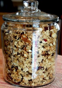 Easy-healthy-homemade-granola-recipe