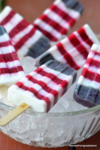 bluberry yogurt popsicles