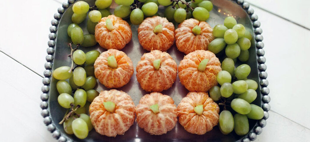 How to Make A Fruit Platter (Fruit Tray) - Veggie Desserts