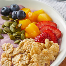 Corn Flakes Yoghurt & Berry Bowl