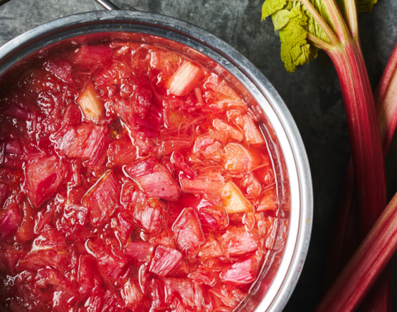 rhubarb compote-VW84-gettyimagespro_canva